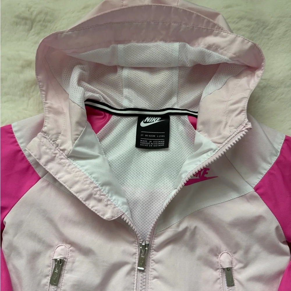 Nike Girls Windreaker Water-Resistant Colorblock Jacket in Pink - 2T